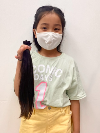 ヘアドネーション用に束ねた髪