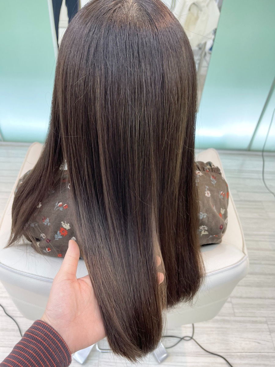 ロングヘアと髪質形状改善トリートメント