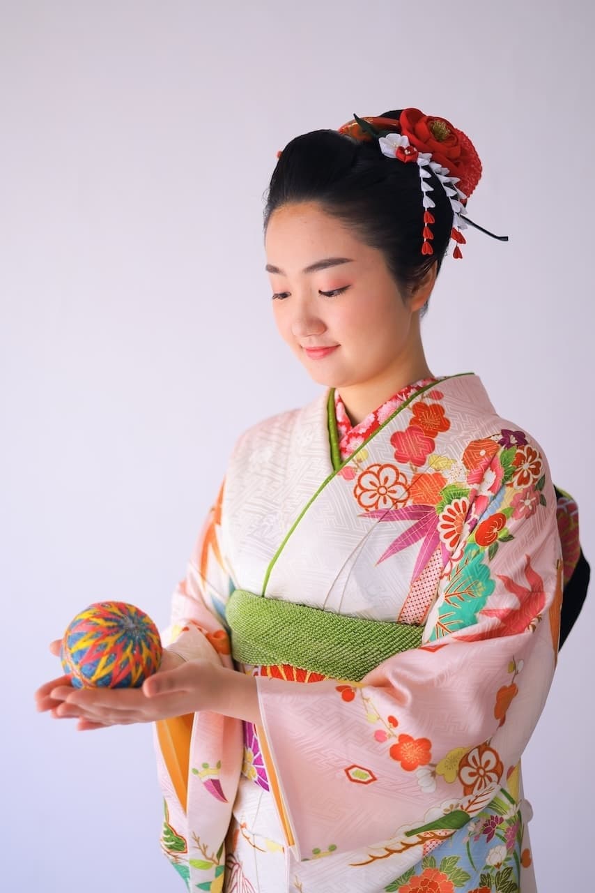 振袖の着付け。成人式、結婚式の披露宴などに＠代々木八幡宮での成人式の前撮り・美容室スプラッシュ